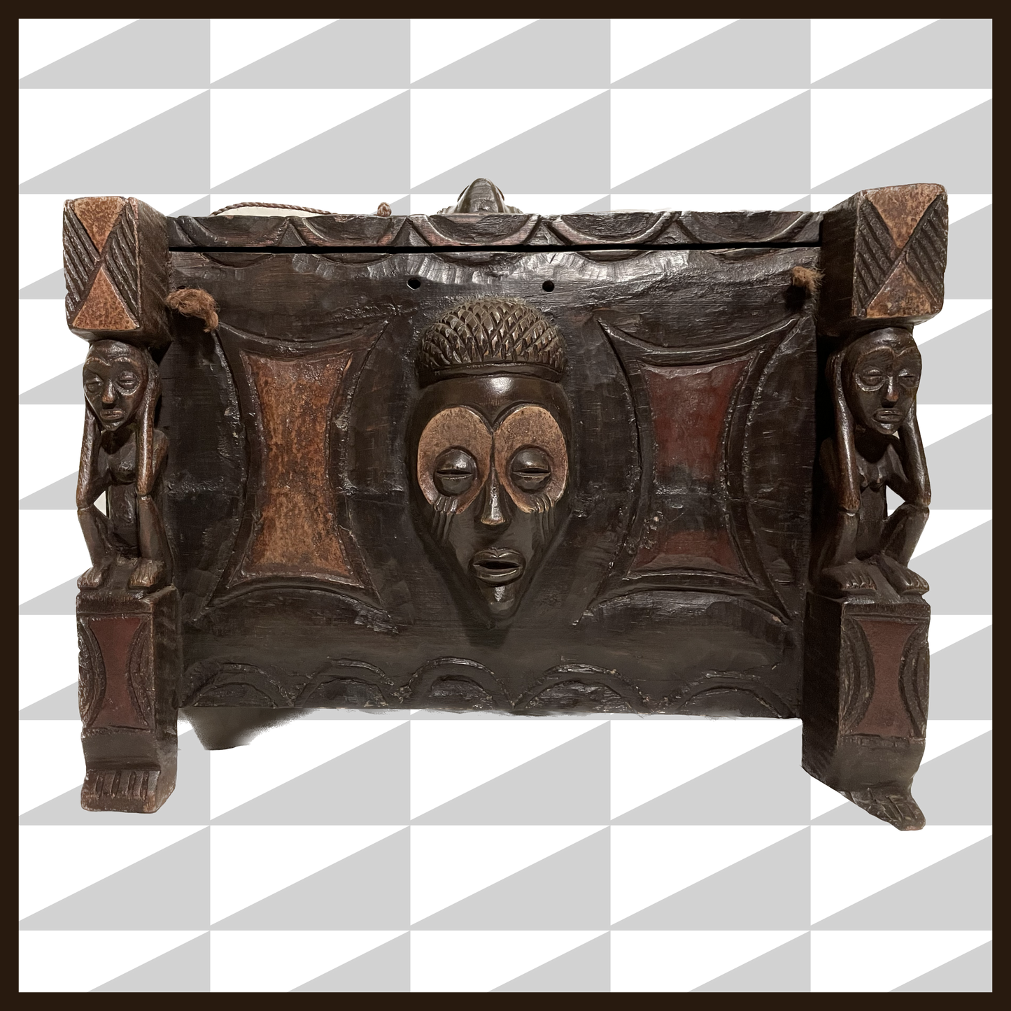 BAKUBA CHEST